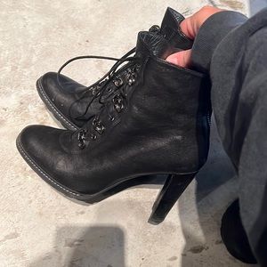 Stuart Weitzman Boots - size 6.5